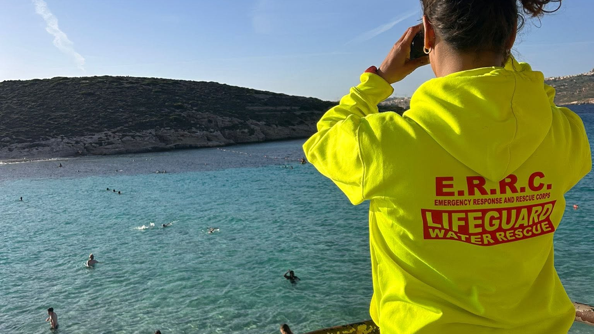 Four ERRC Lifeguards Restore Tourist’s Breathing At Marsalforn Bay
