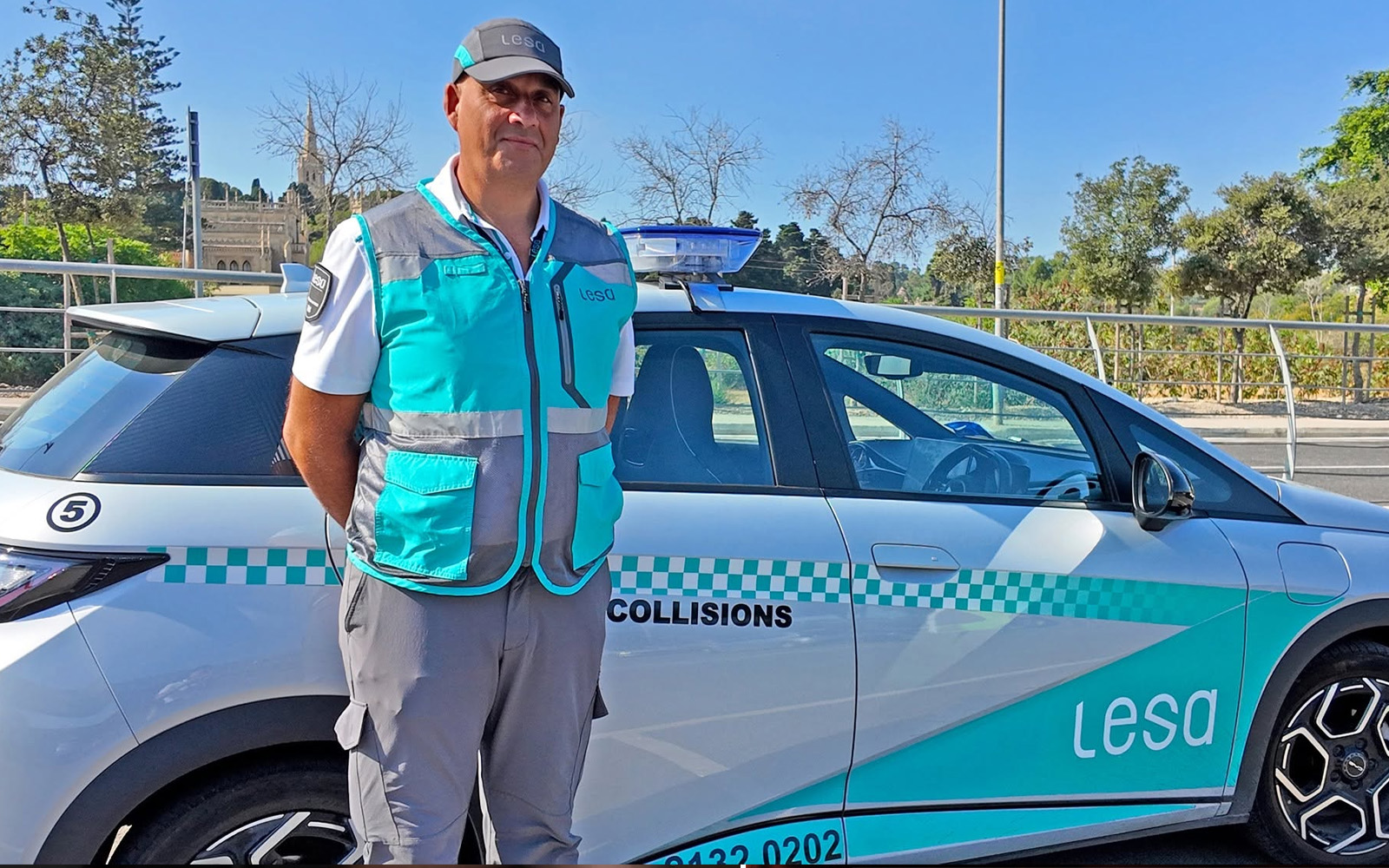LESA officer on duty praised for helping a couple in Qormi.