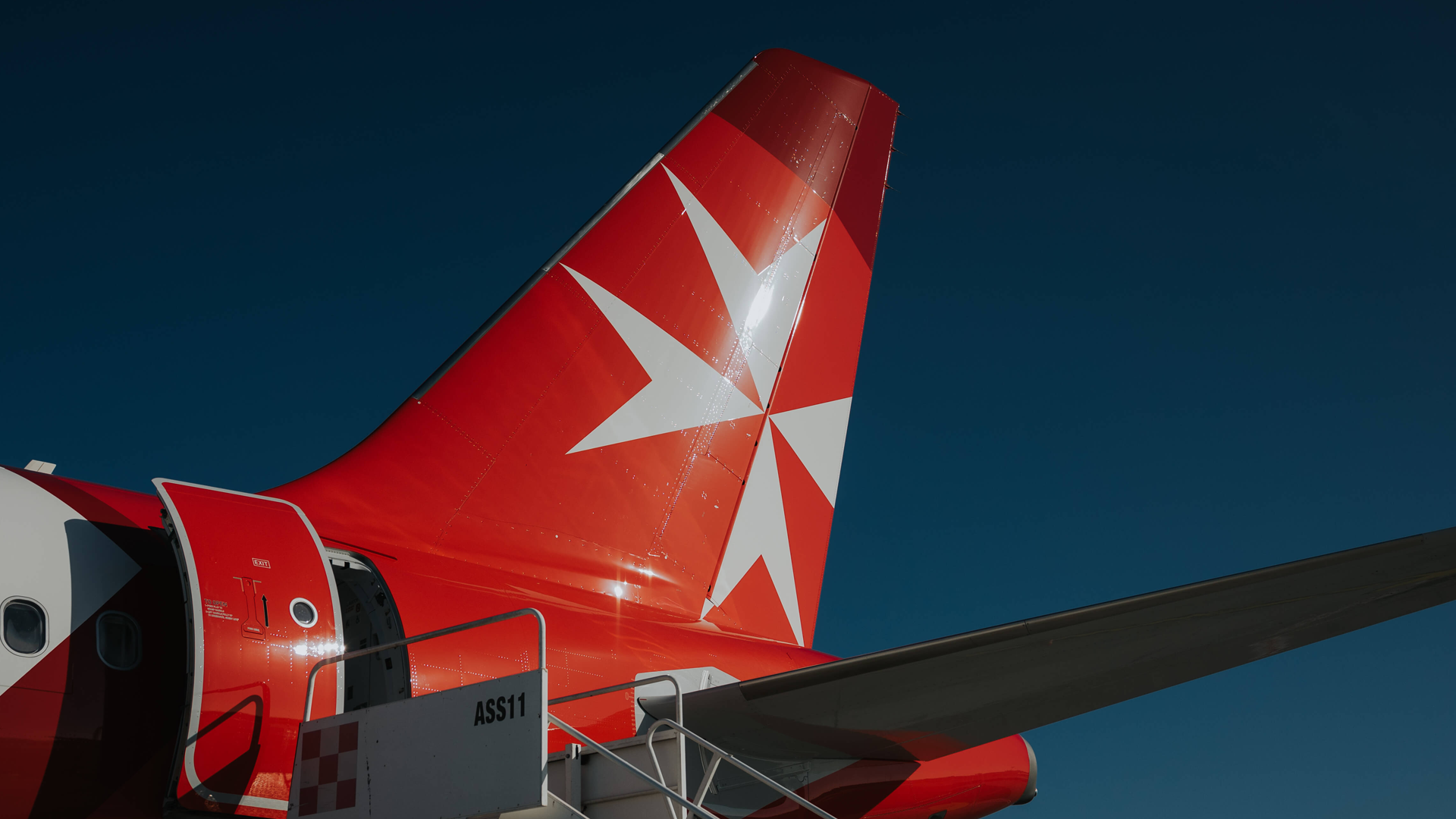 KM Malta Airlines London Flights Disrupted After UK Air Traffic Control Failure