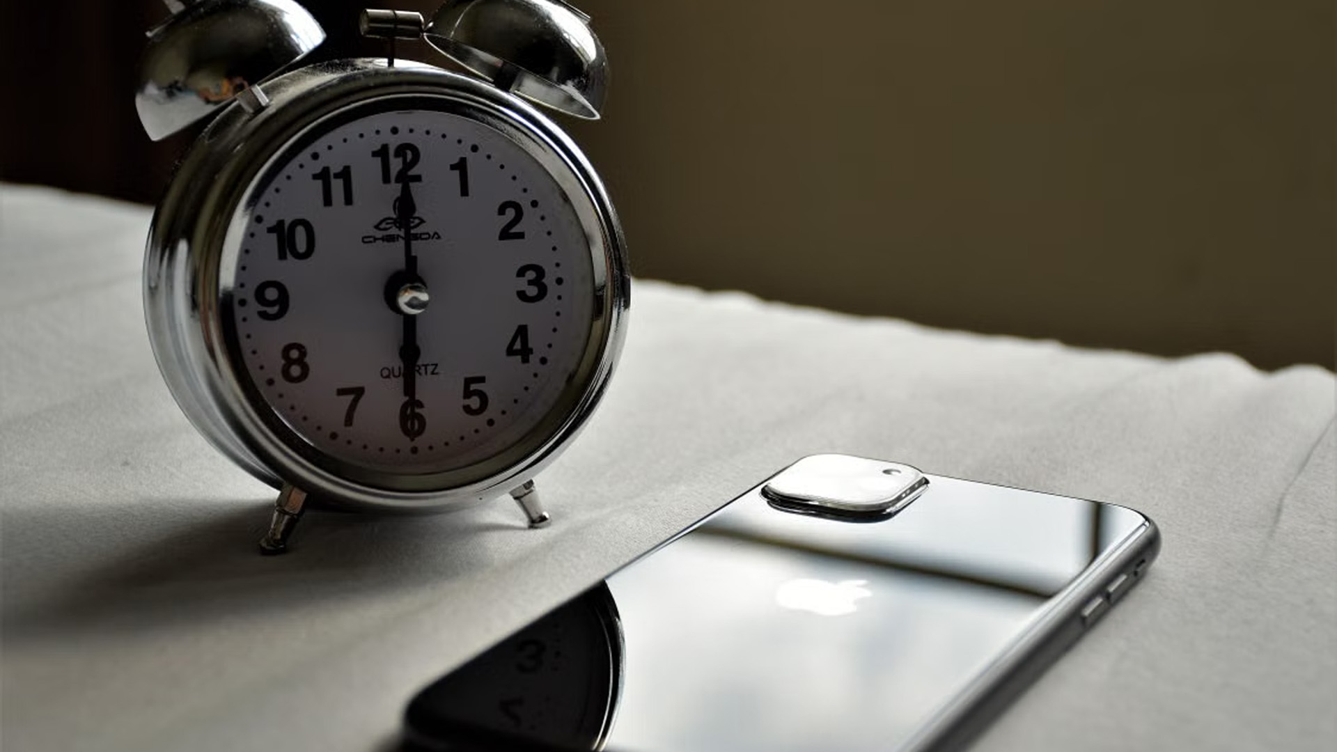Clocks Go Back One Hour Tonight